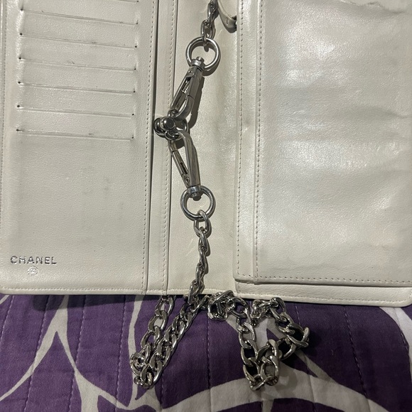 Chanel Beige Quilted Crossbody Bag - Picture 4 of 5